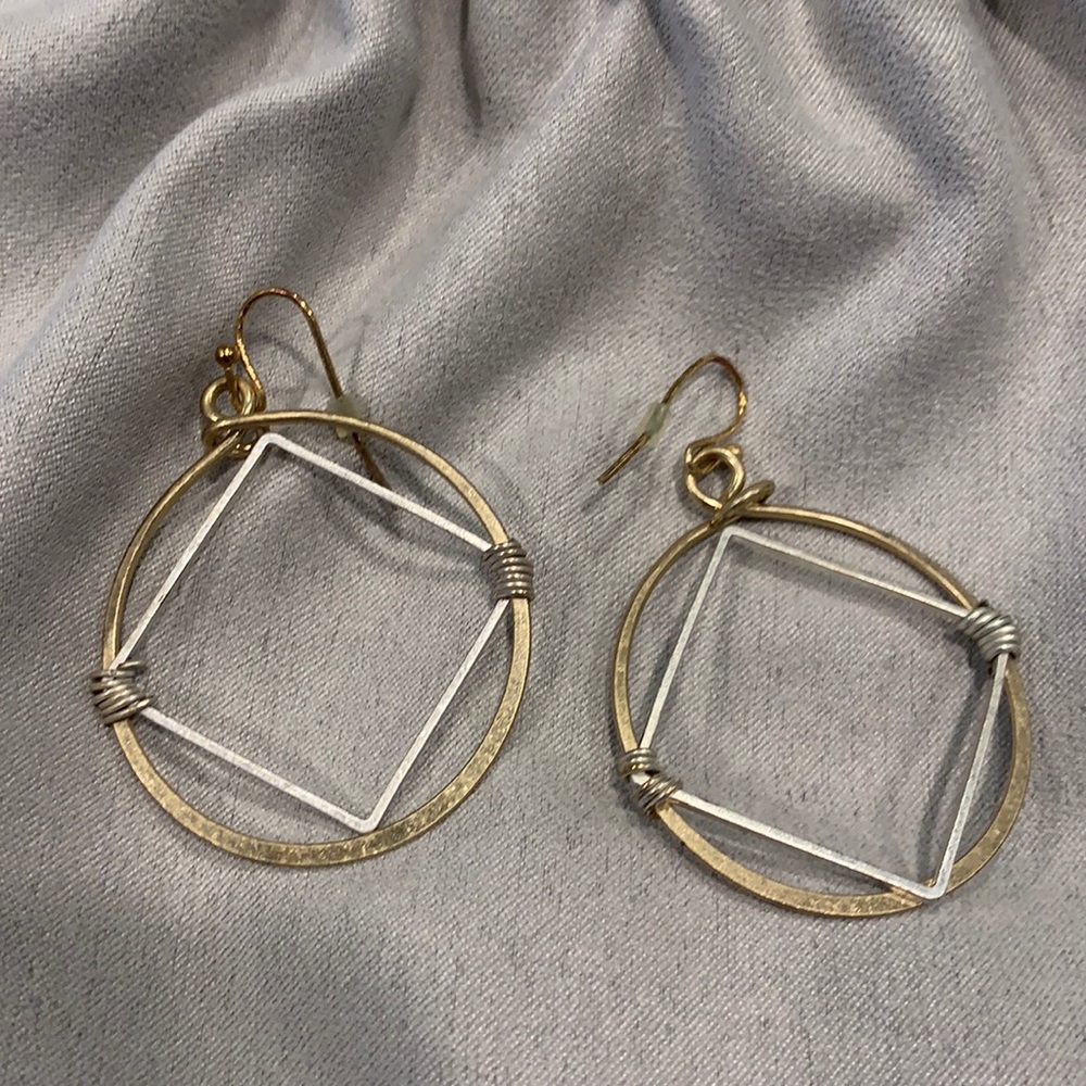 Excellent condition gold/silver geometric earring